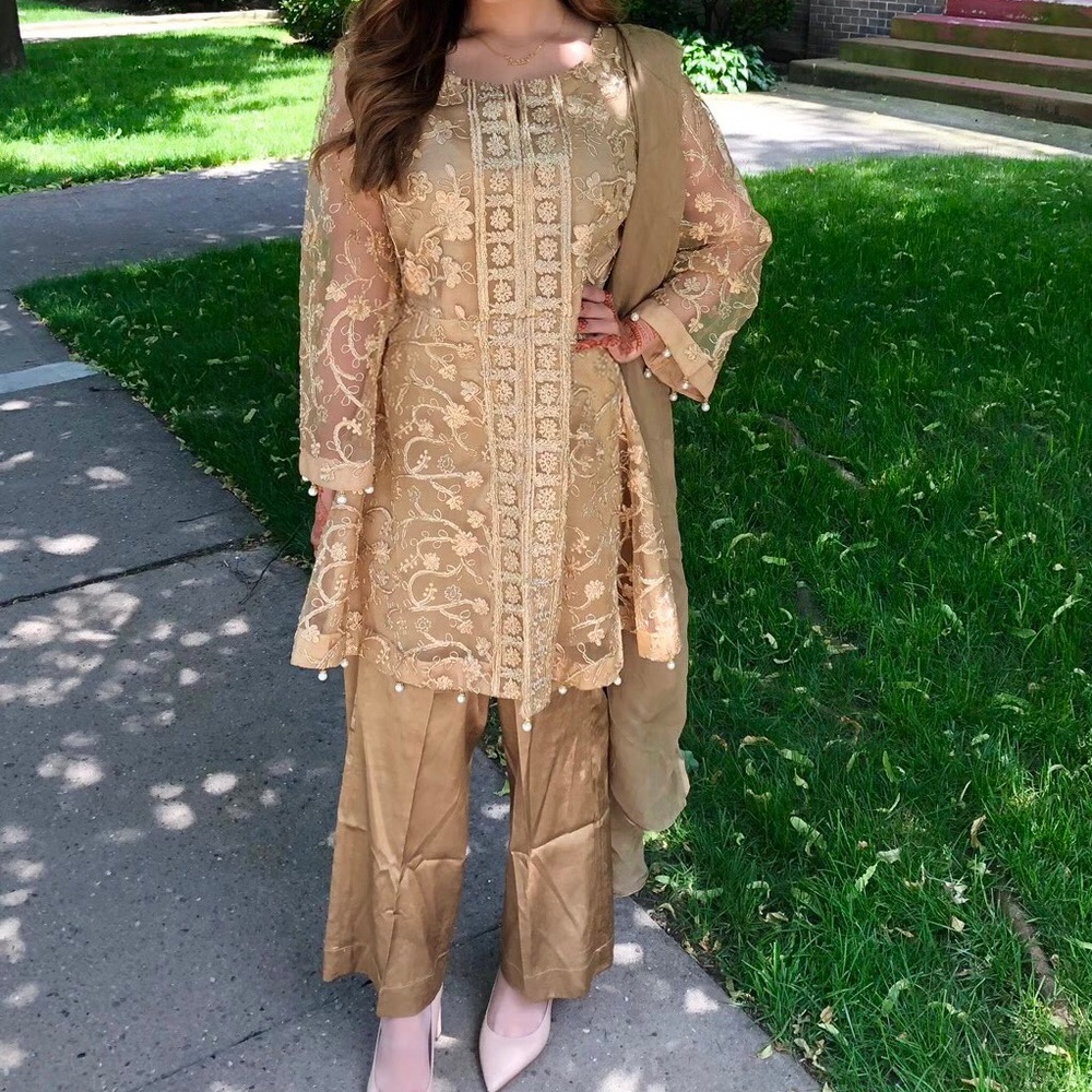 - 3 piece Pakistani outfit